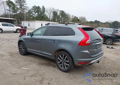 2017 Volvo Xc60 T6 Dynamic z USA, uszkodzony, nr VIN YV449MRR9H2196968